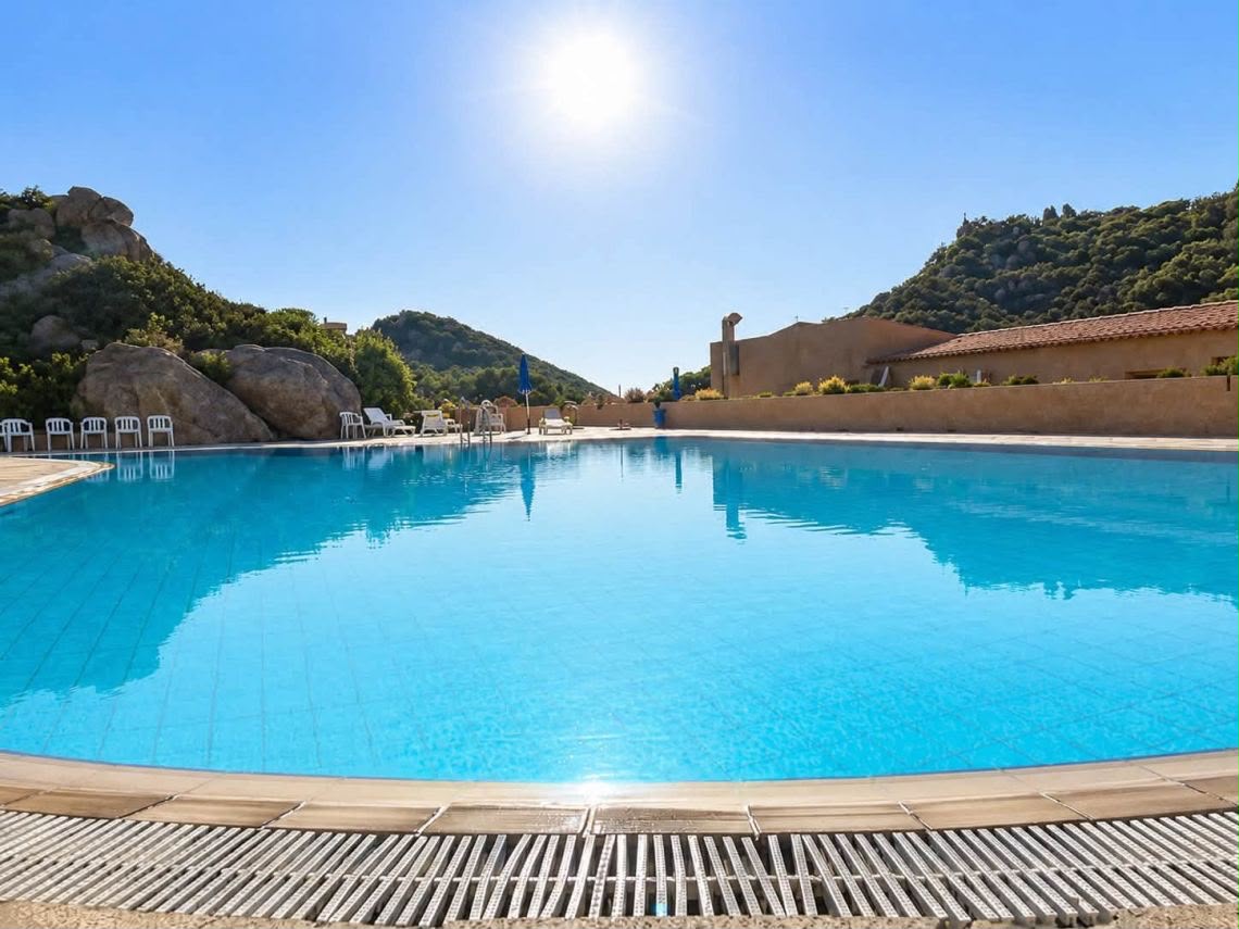 VILA ECO DEL MARE – SARDÍNIA 🇮🇹 Váš vlastný kúsok Stredomoria s výhľadom na more <PRIVATE_PERSON> | Costa Paradiso | 70 m² | 175 000 €